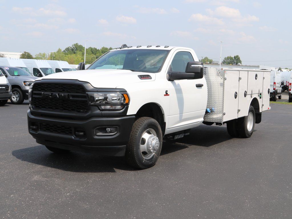 2023 Ram 3500 Tradesman photo 3