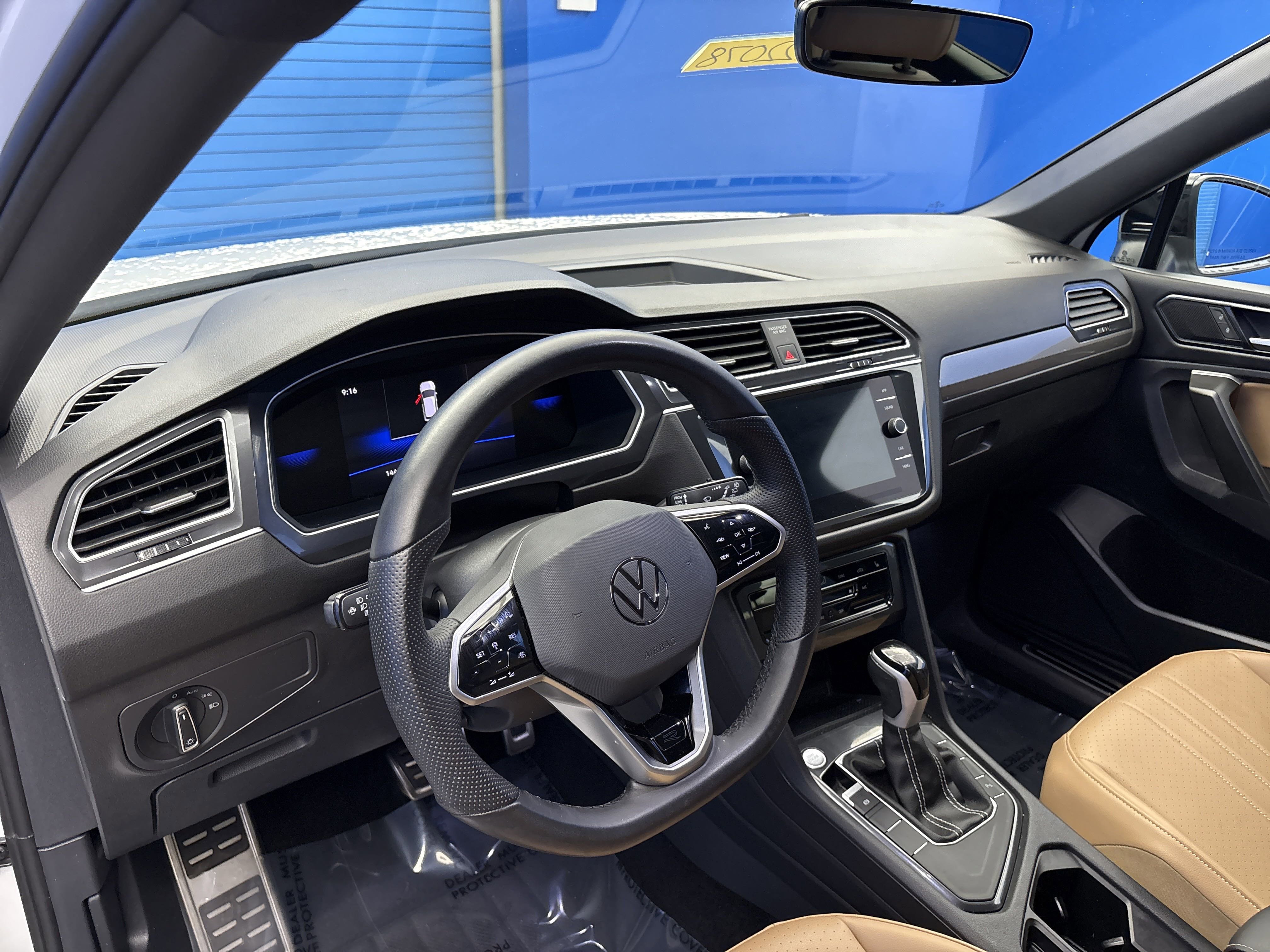 2024 Volkswagen Tiguan SE R-Line Black photo 9