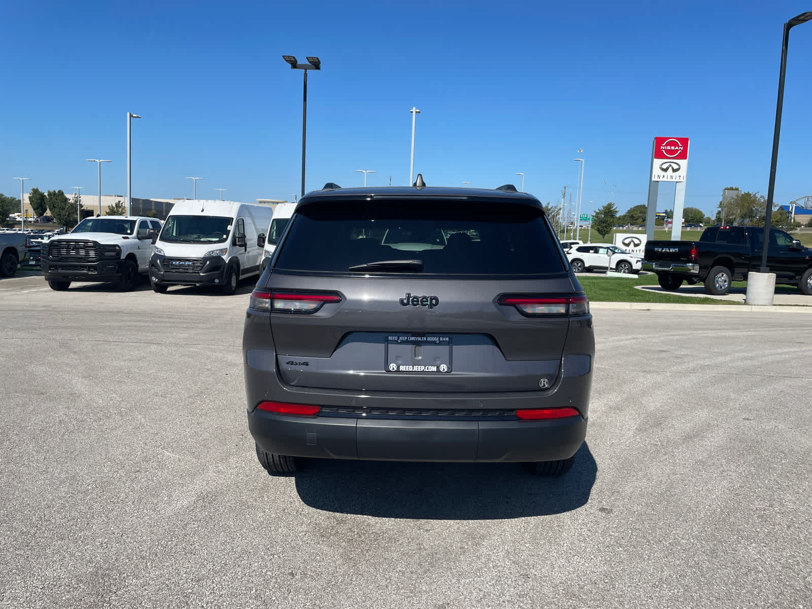 2025 Jeep Grand Cherokee Altitude photo 7