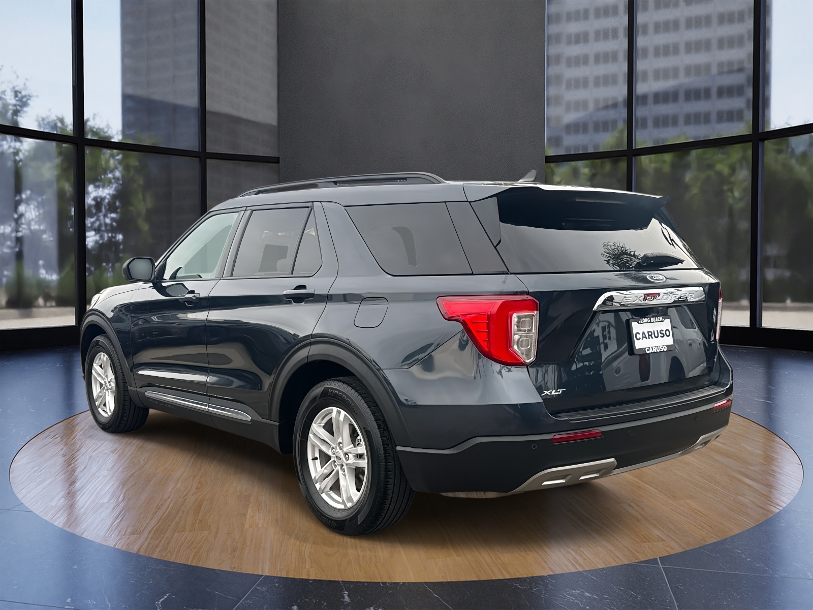 2022 Ford Explorer XLT photo 3