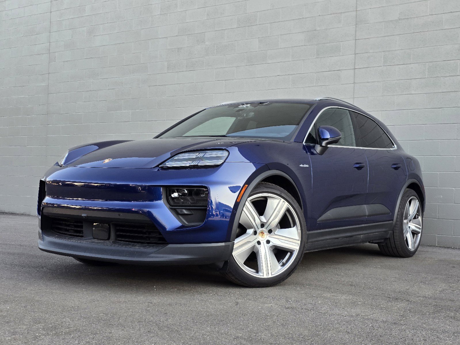 2024 Porsche Macan Base's photo