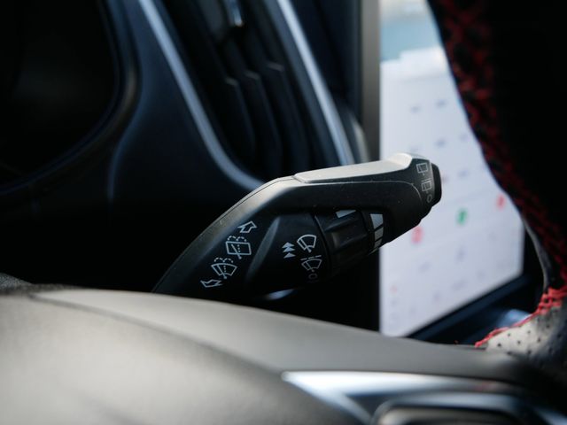 2022 Ford Edge ST photo 23