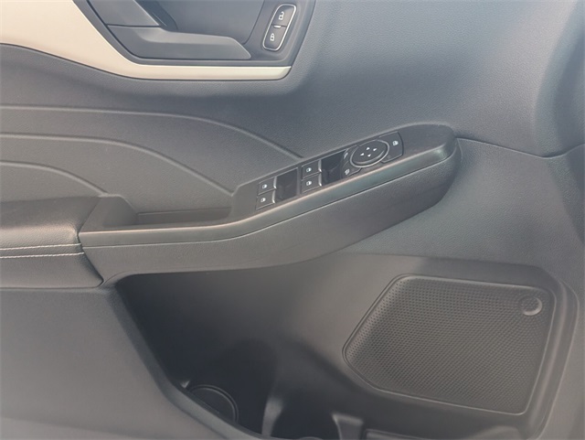 2022 Ford Escape S photo 23