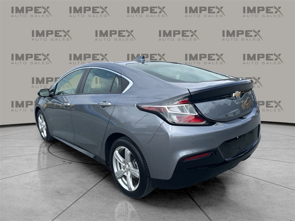 2018 Chevrolet Volt LT photo 3