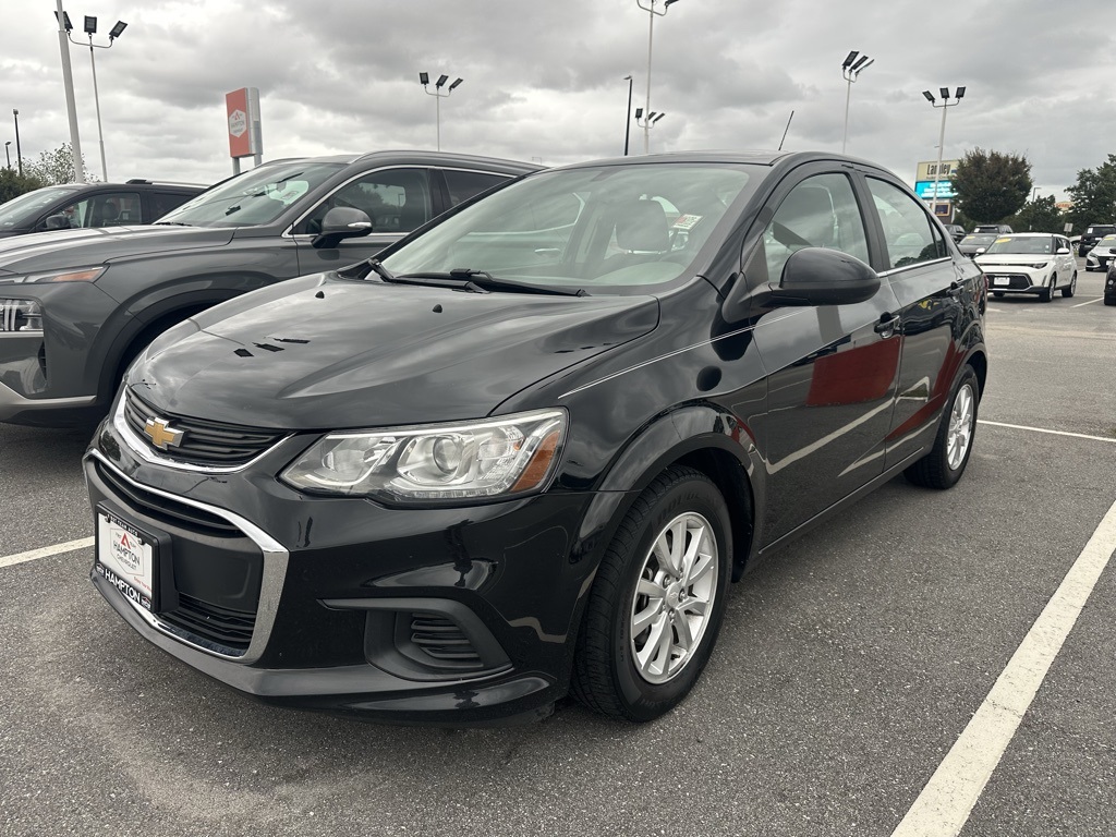 2018 Chevrolet Sonic LT photo 2