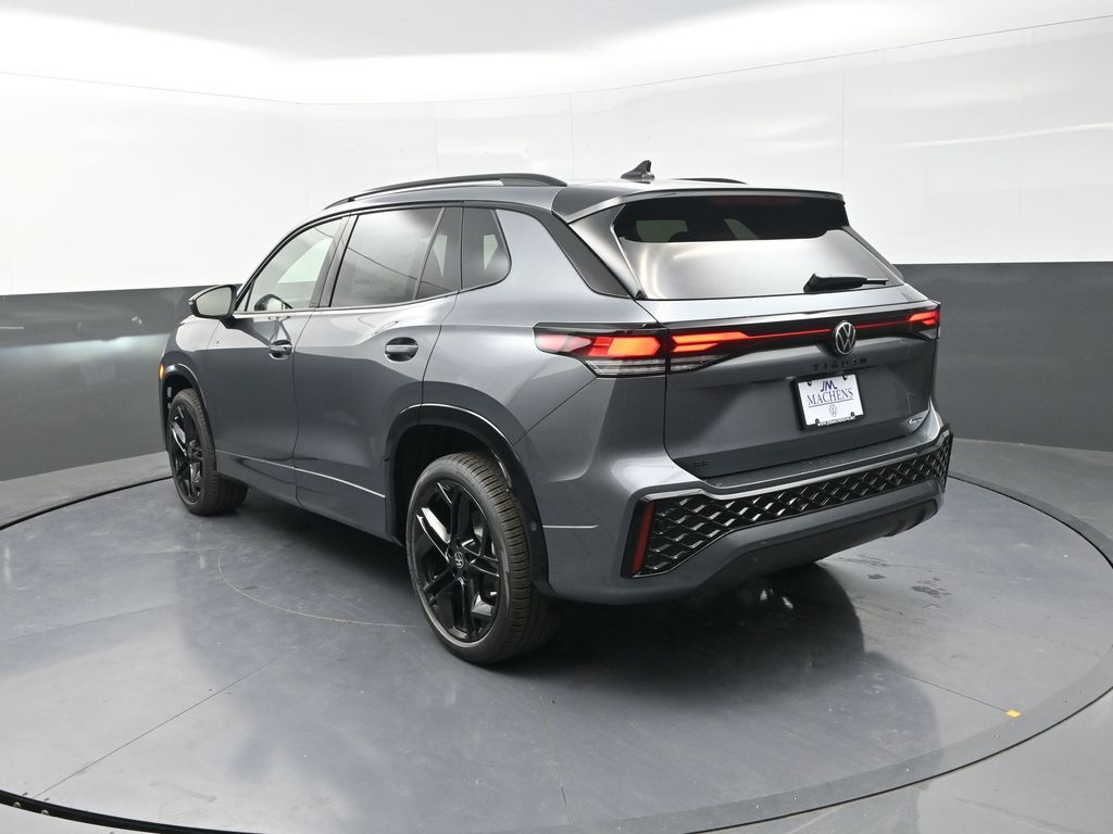 2026 Volkswagen Tiguan SE R-Line Black photo 4