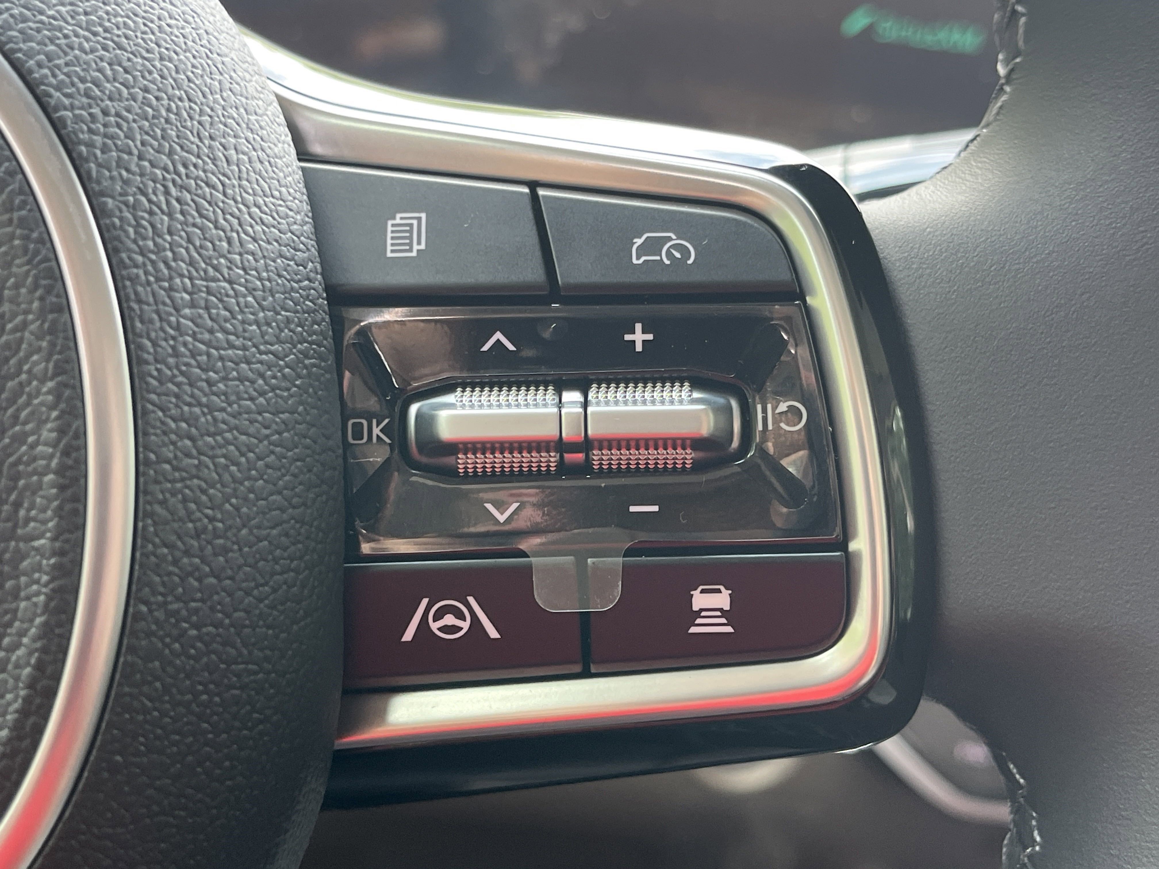 2026 Kia Carnival EX photo 10