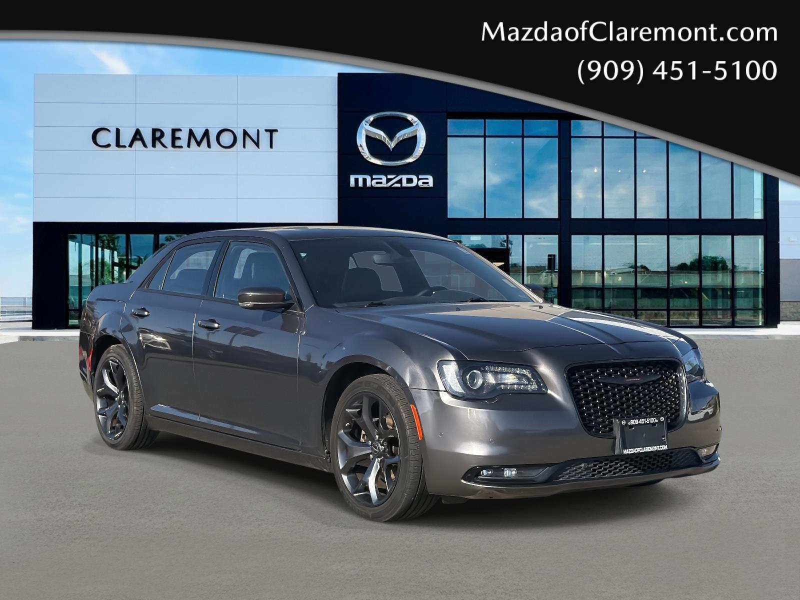 2023 Chrysler 300 S's photo
