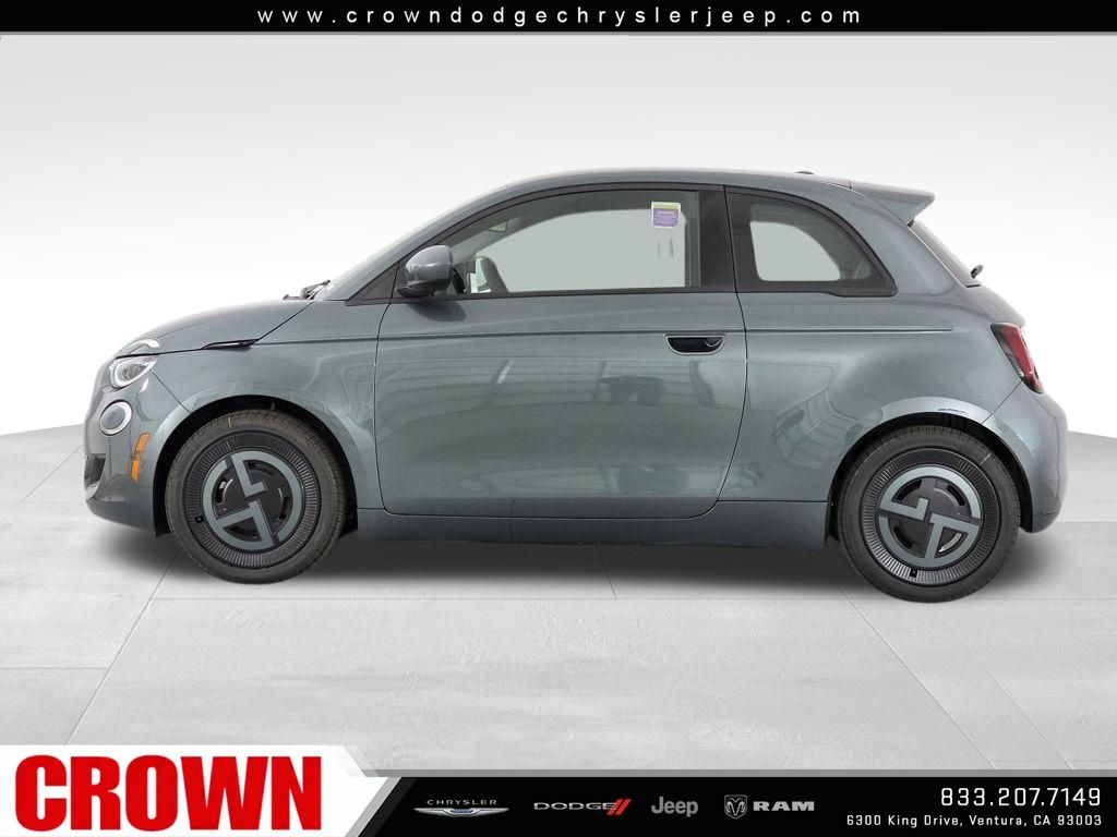 2025 Fiat 500e La Prima photo 9