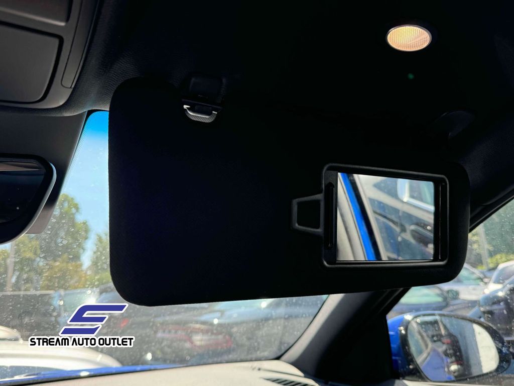 2023 Genesis G70 2.0T photo 29