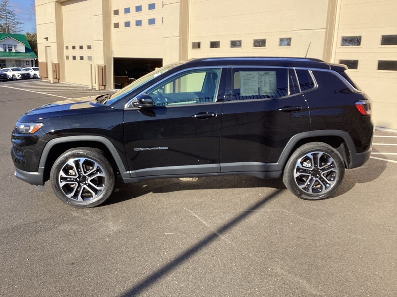 2022 Jeep Compass Limited photo 2