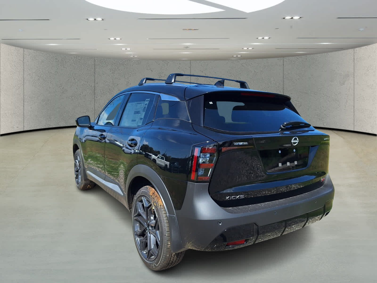 2026 Nissan Kicks SR photo 3