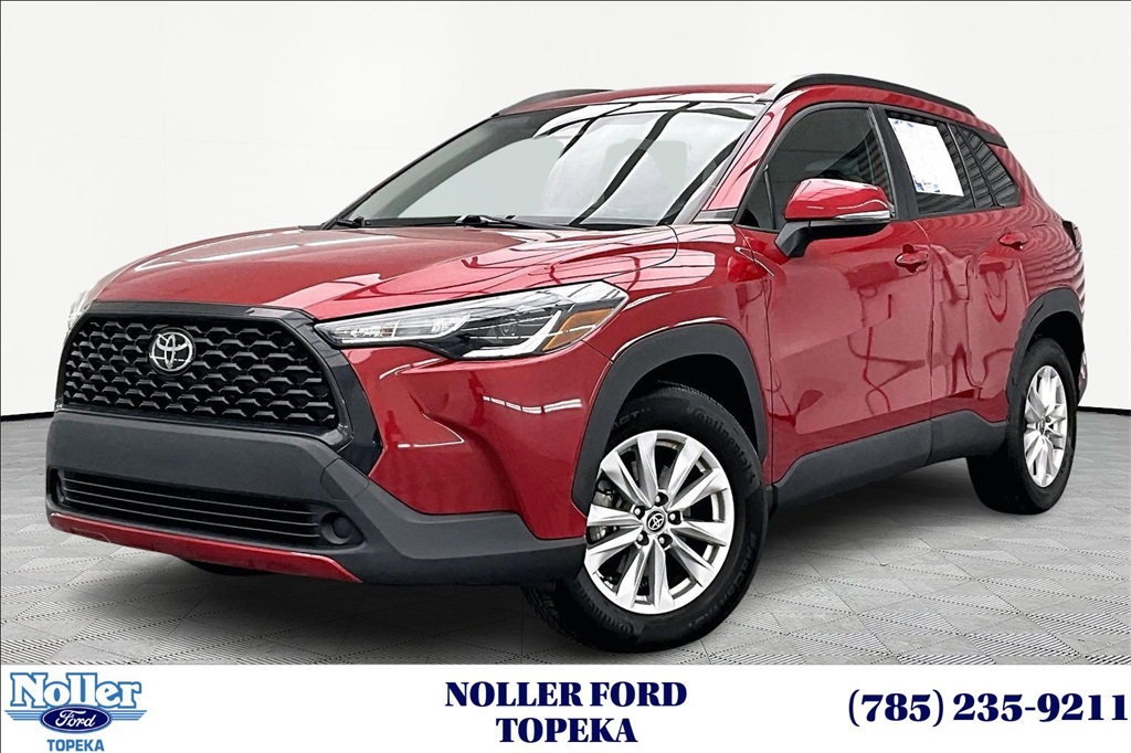 2023 Toyota Corolla Cross LE's photo