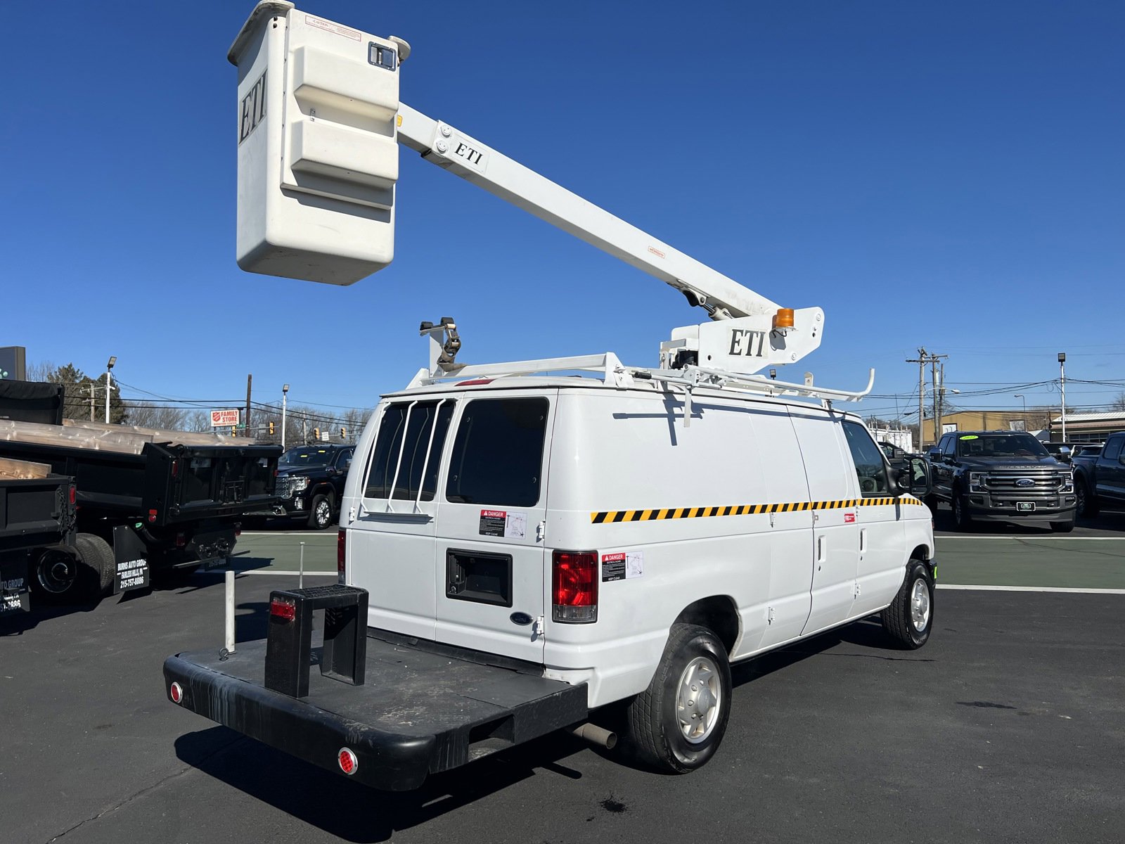 2014 Ford E-350 photo 3