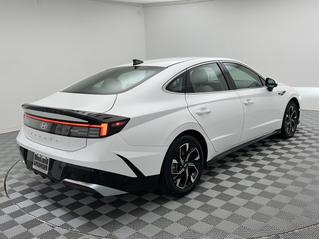 2024 Hyundai Sonata SEL photo 4