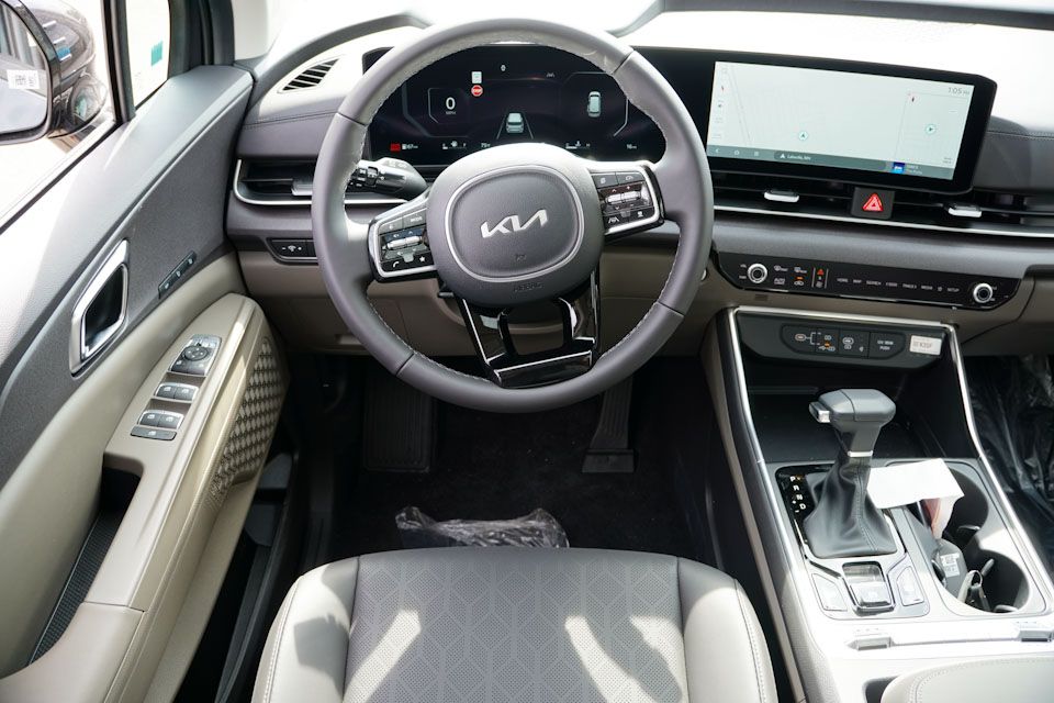 2026 Kia Carnival SX photo 13