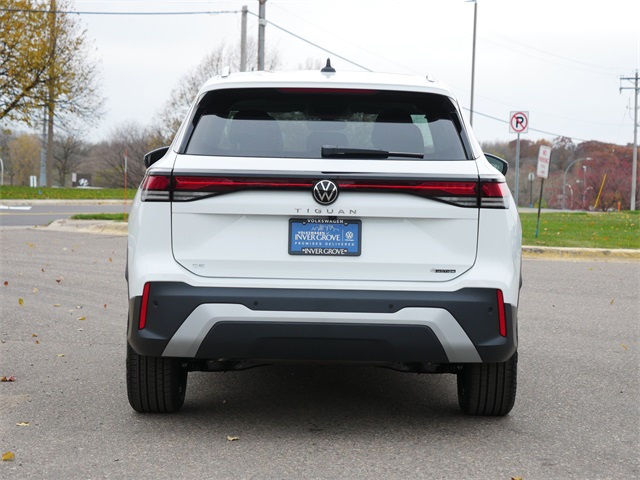 2026 Volkswagen Tiguan SE photo 2