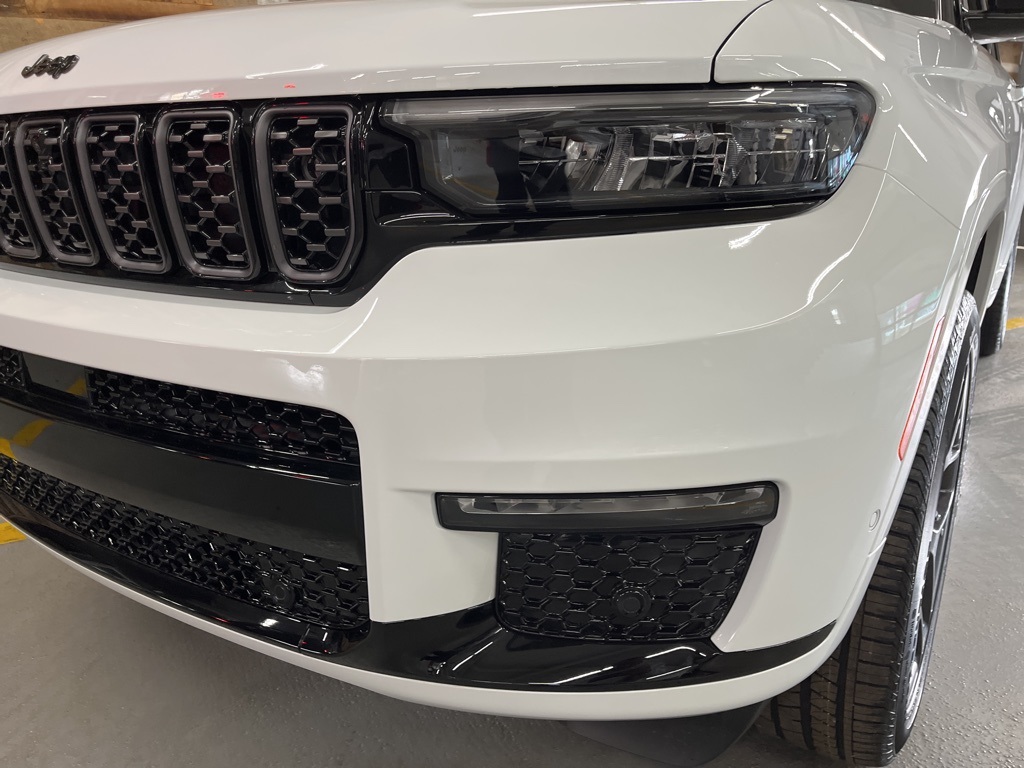 2025 Jeep Grand Cherokee L Summit Reserve photo 12