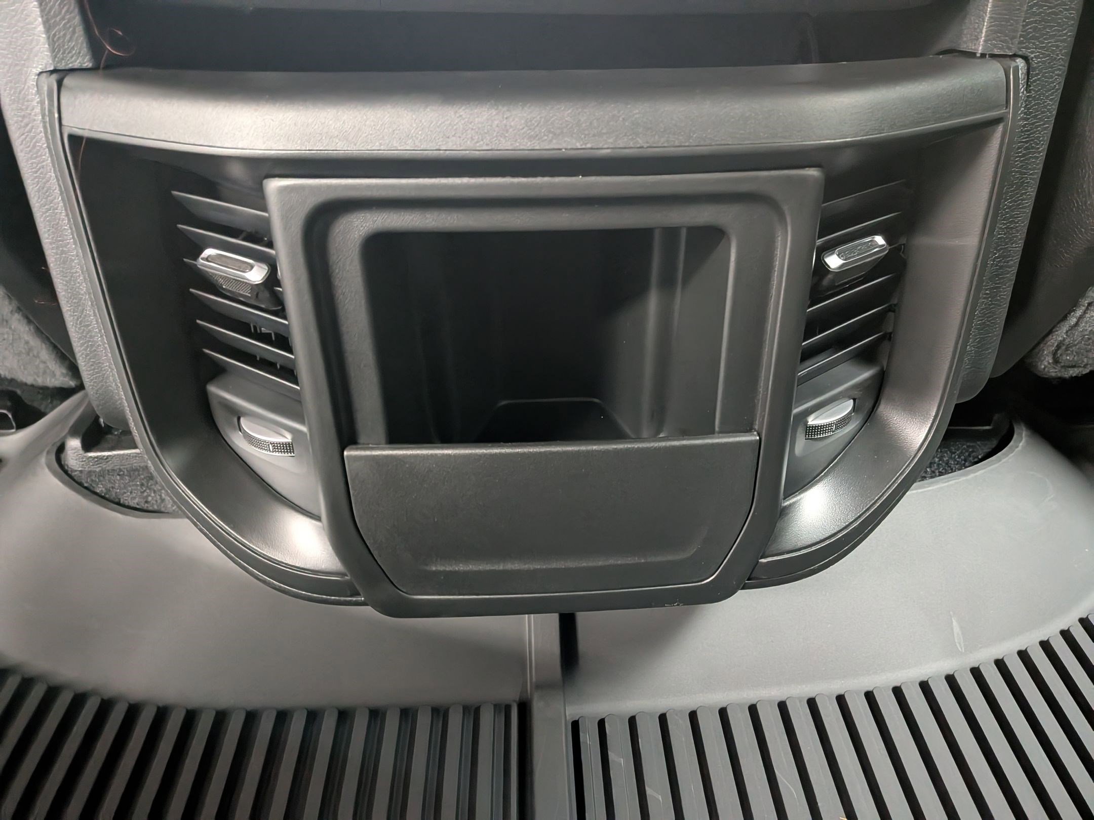2025 Ram 1500 Tradesman photo 15
