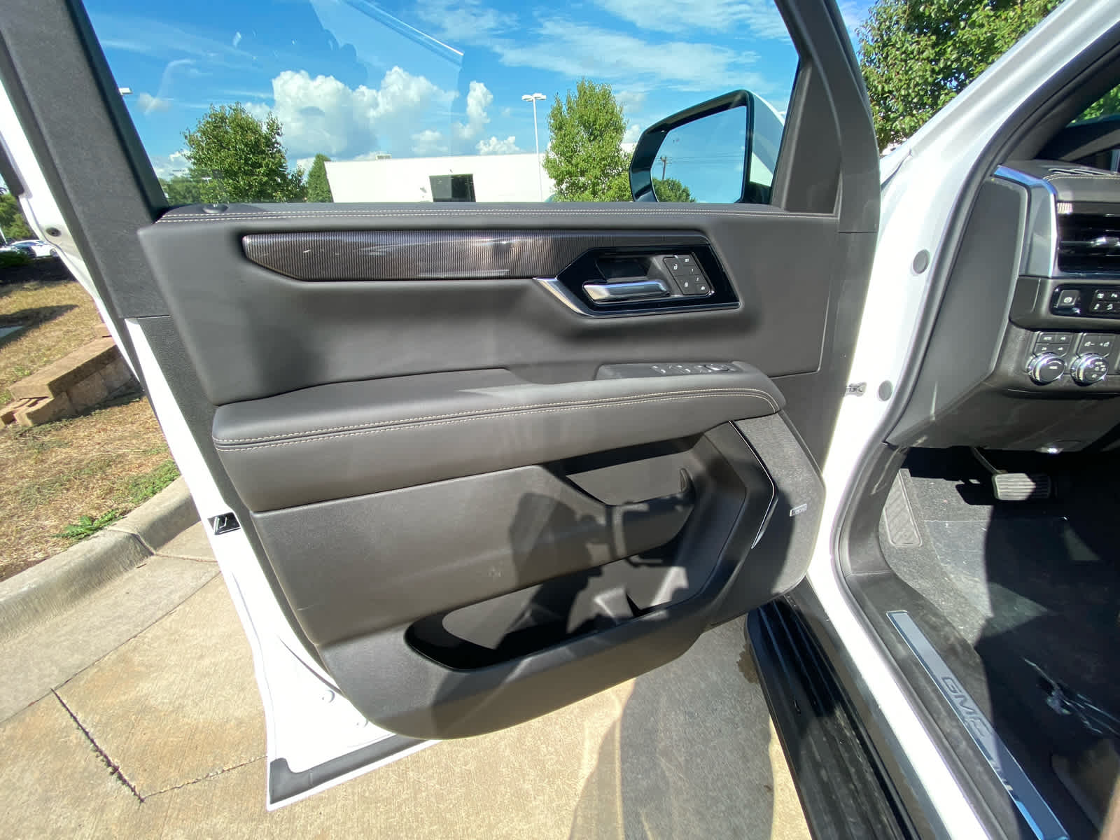 2026 Gmc Yukon photo 5