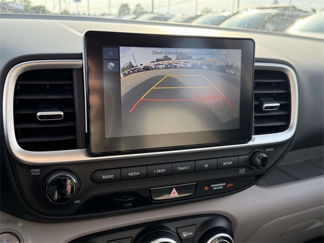 2025 Hyundai Venue SEL photo 19