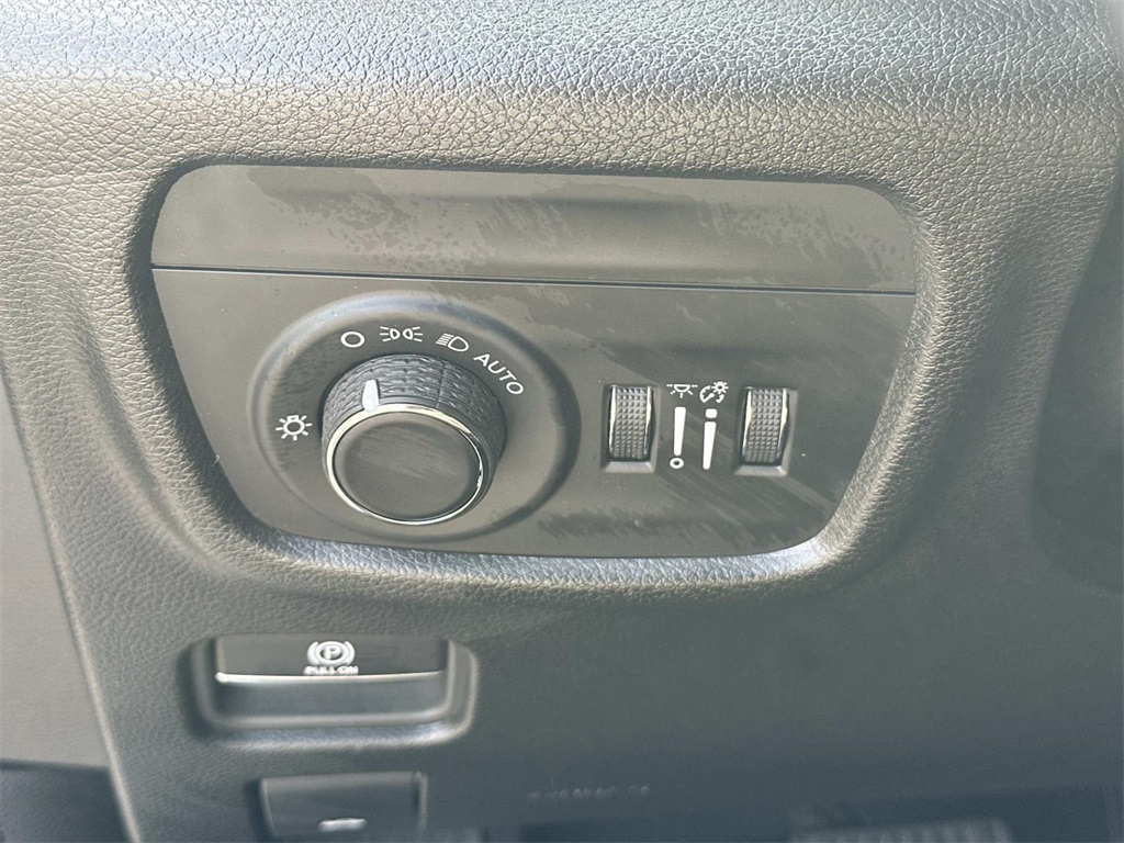 2024 Jeep Grand Cherokee Altitude photo 24