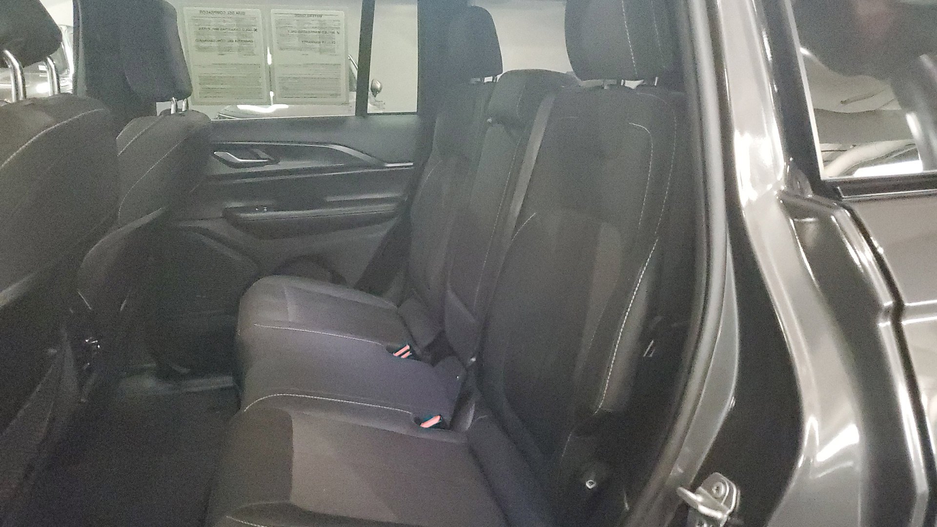 2025 Jeep Grand Cherokee Laredo X photo 14