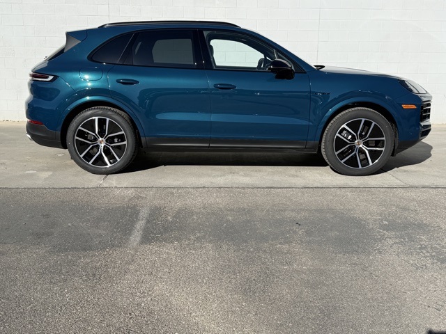 2026 Porsche Cayenne E-Hybrid Base photo 8