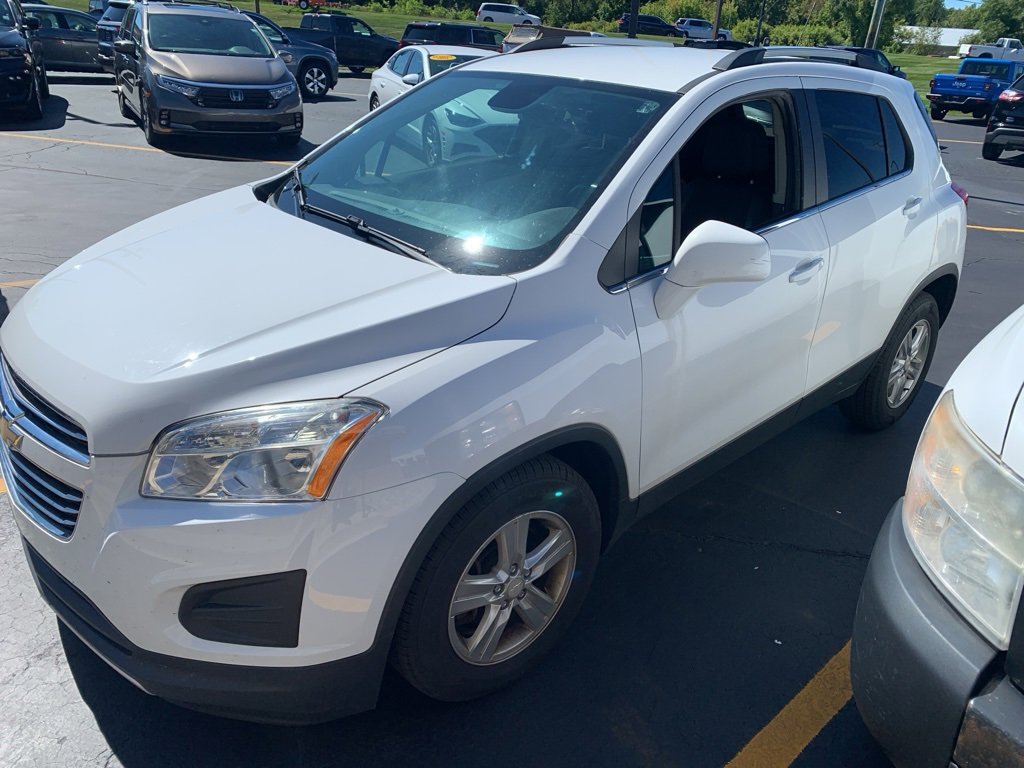 Used 2016 Chevrolet Trax LT with VIN 3GNCJLSB2GL220724 for sale in Traverse City, MI