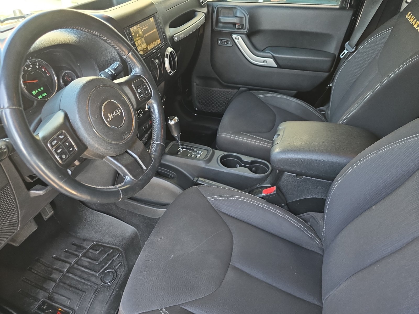 2014 Jeep Wrangler Sahara photo 9