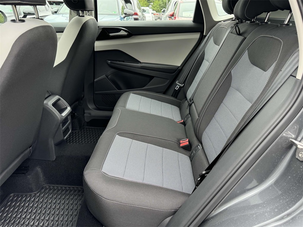 2025 Volkswagen Taos S photo 11