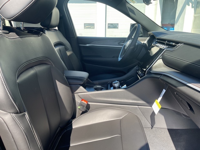 2025 Jeep Grand Cherokee Limited photo 19