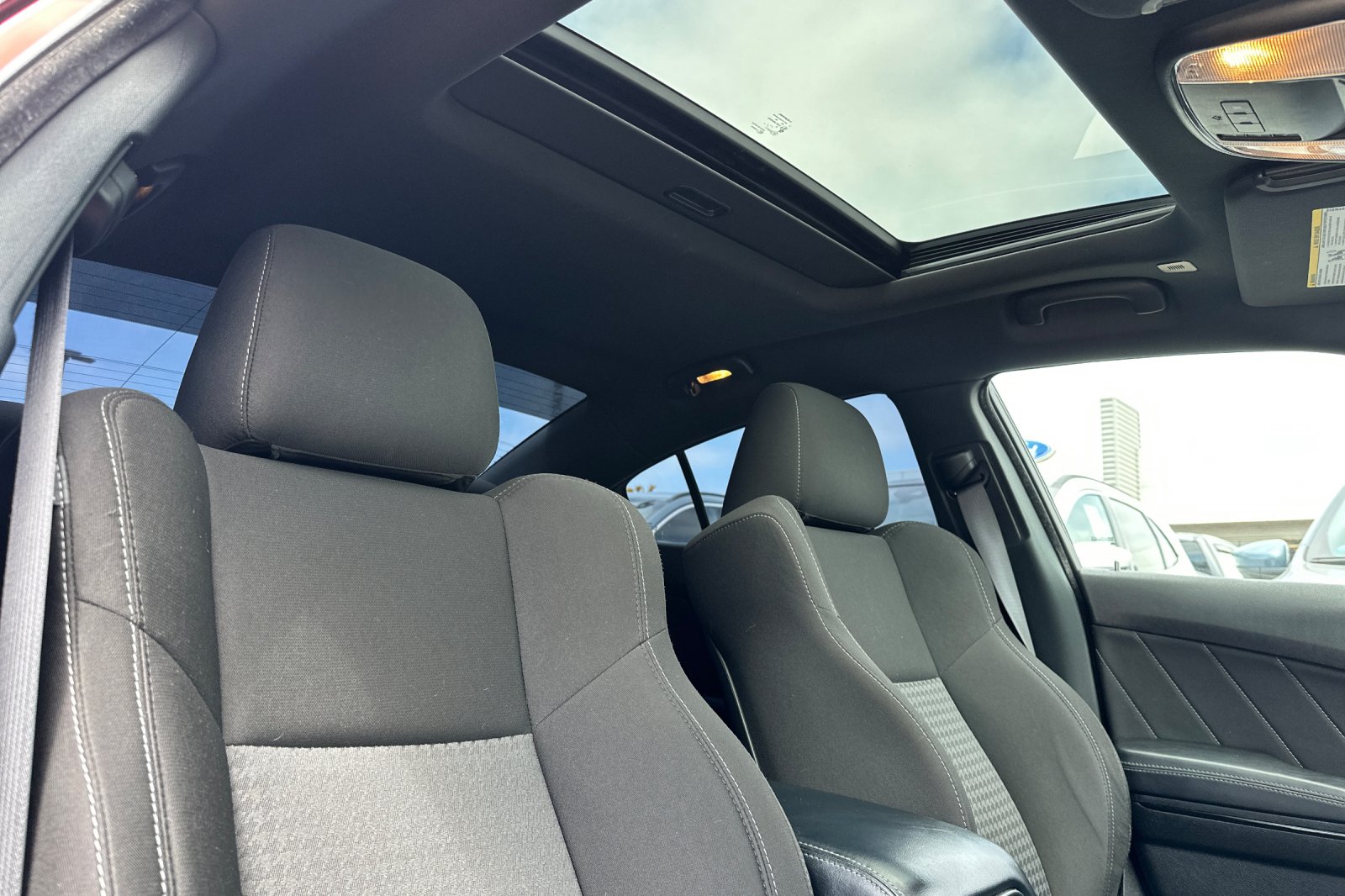 2022 Dodge Charger R/T photo 17