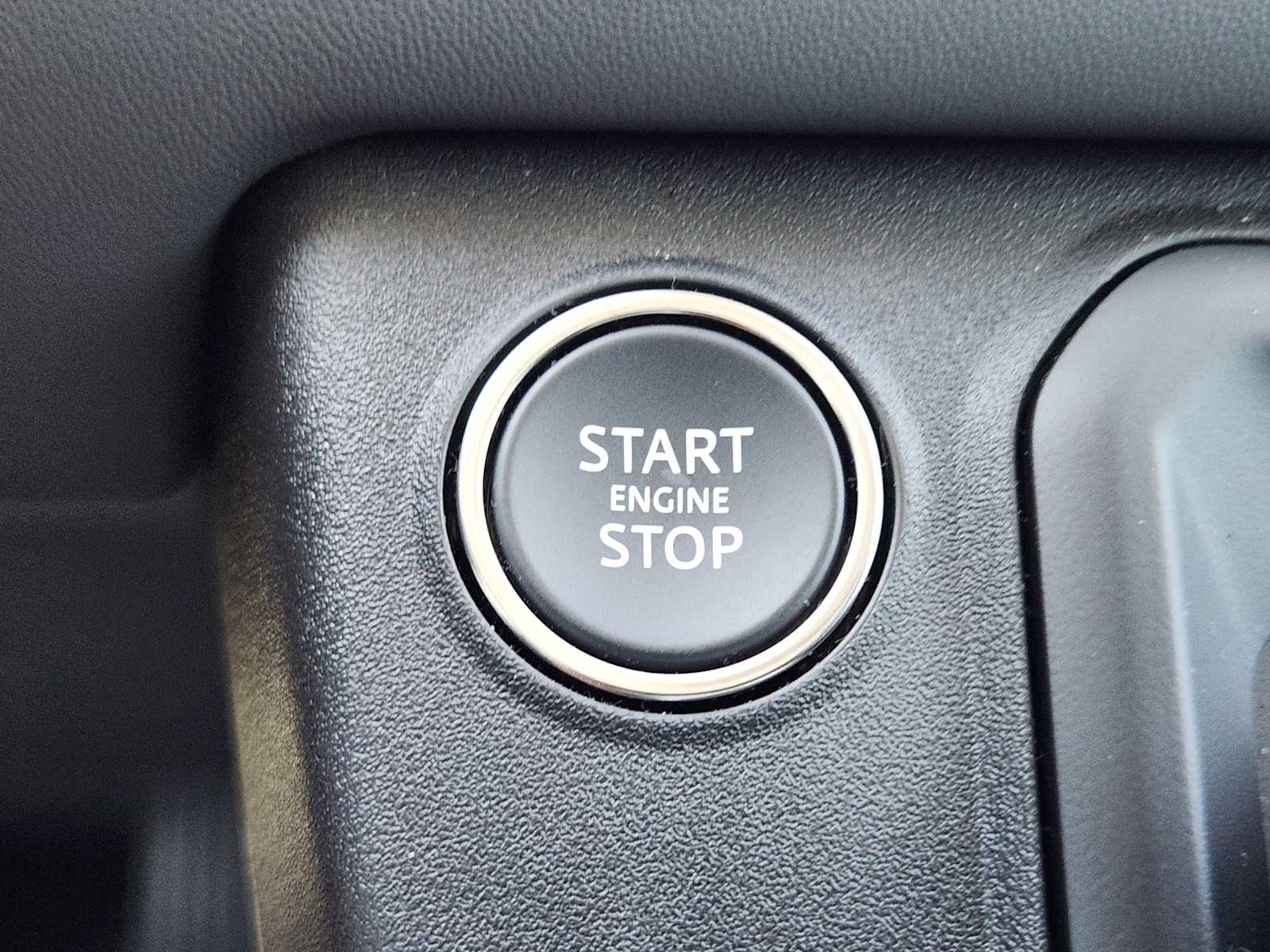 2025 Land Rover Defender 110 X-Dynamic SE photo 18