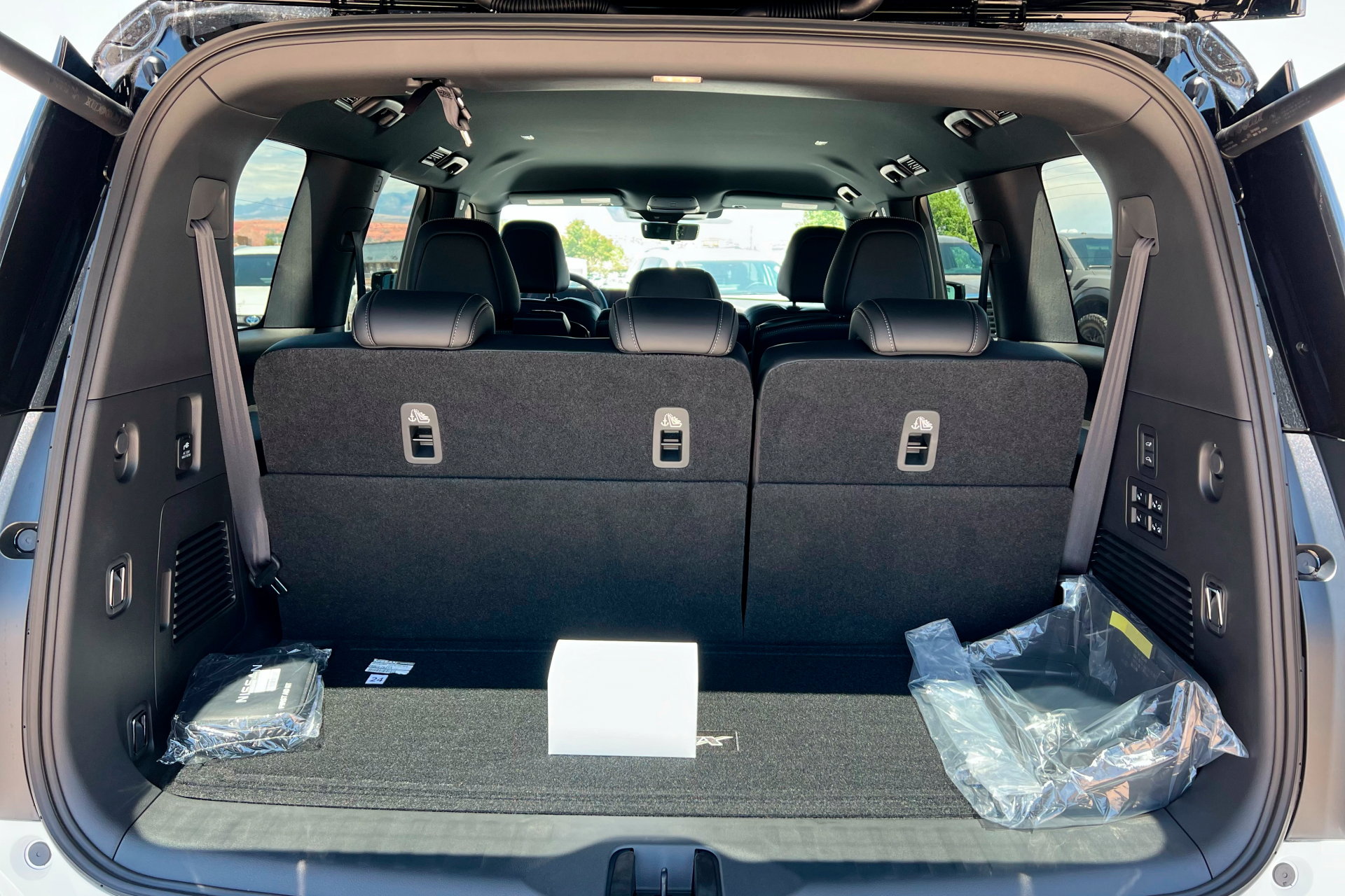 2025 Nissan Armada photo 23