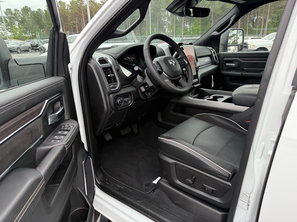 2025 Ram 2500 Laramie photo 4