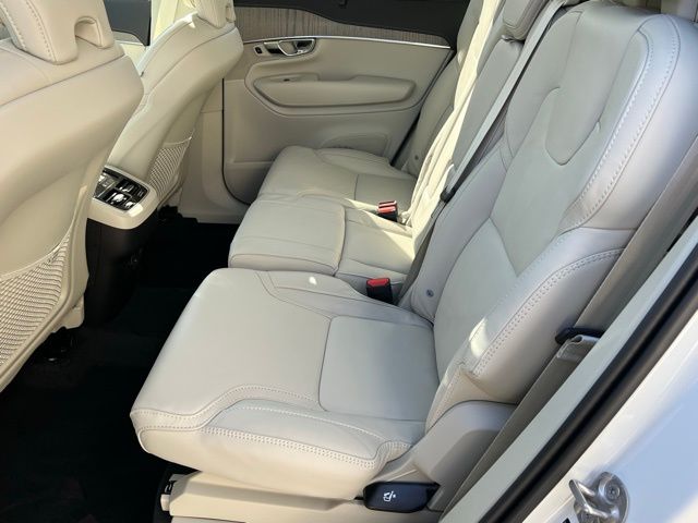 2025 Volvo XC90 photo 22