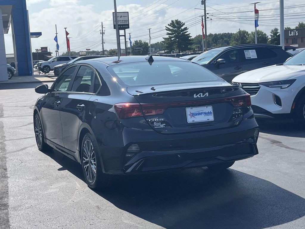 2022 Kia Forte GT-Line photo 5