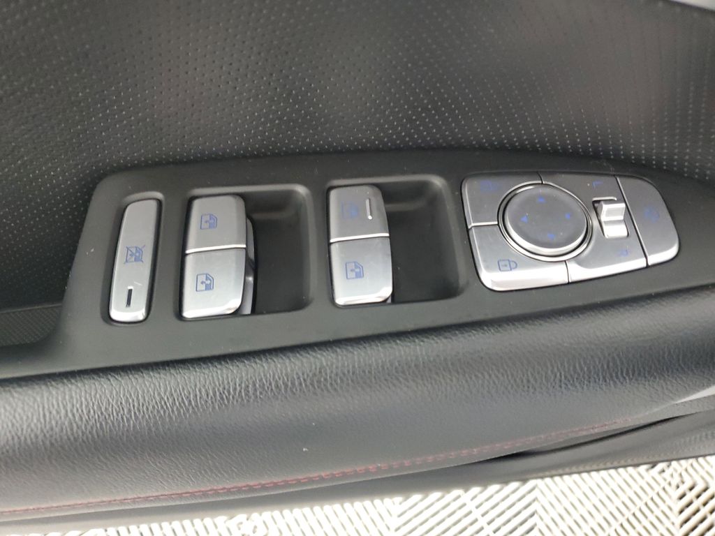 2022 Genesis G70 3.3T photo 28