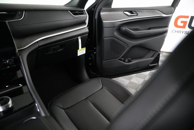 2025 Jeep Grand Cherokee Limited photo 19