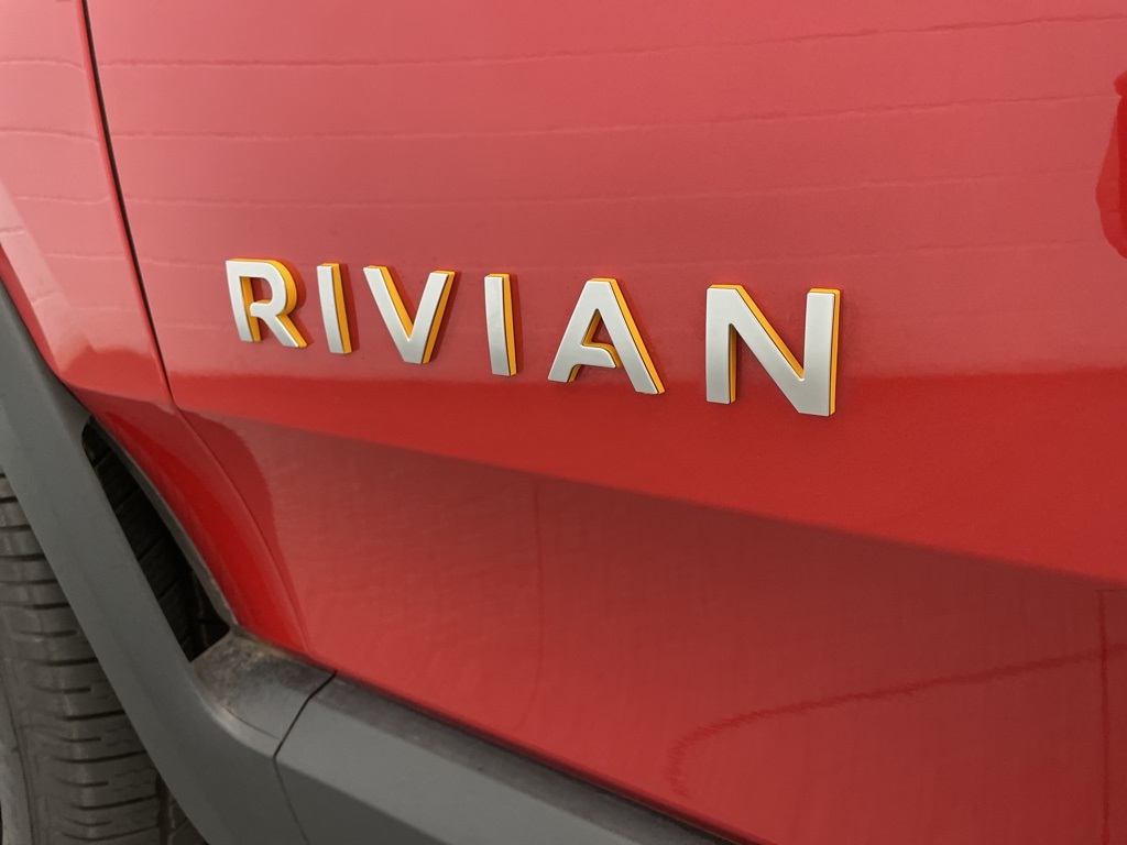 2024 Rivian R1S Launch Edition photo 10