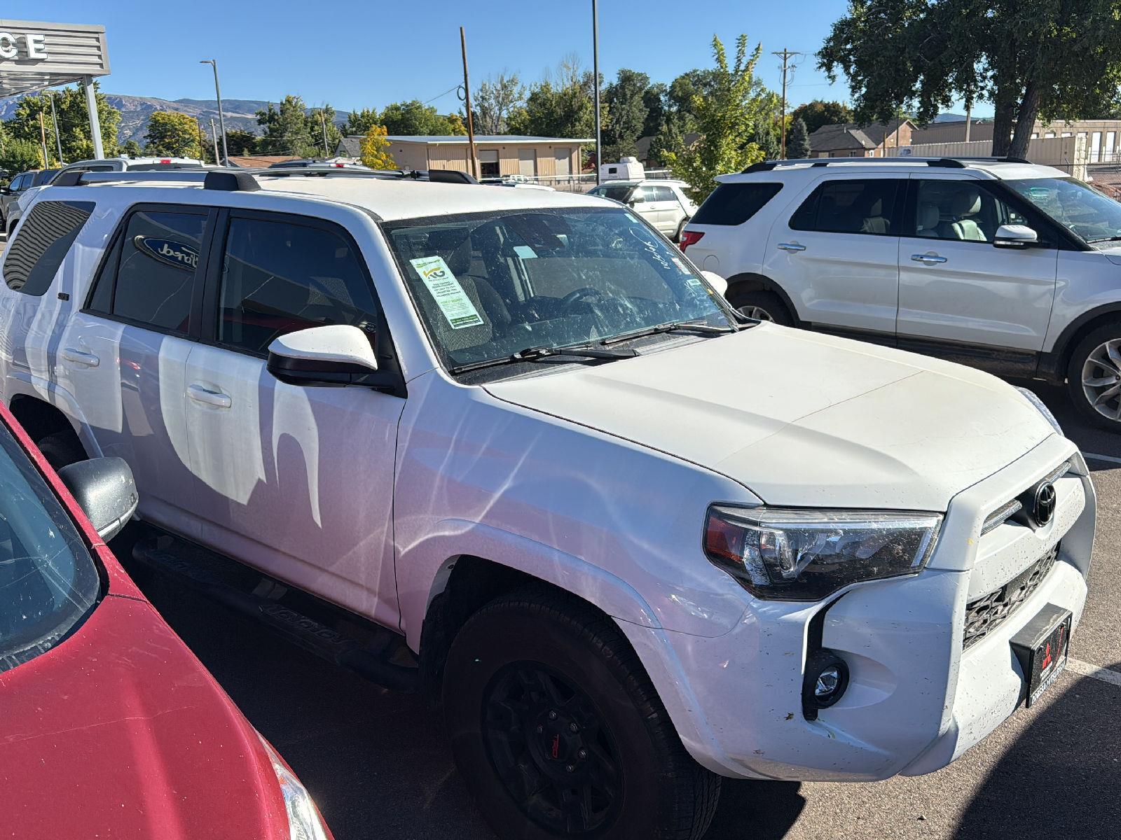 2022 Toyota 4Runner SR5 photo 3