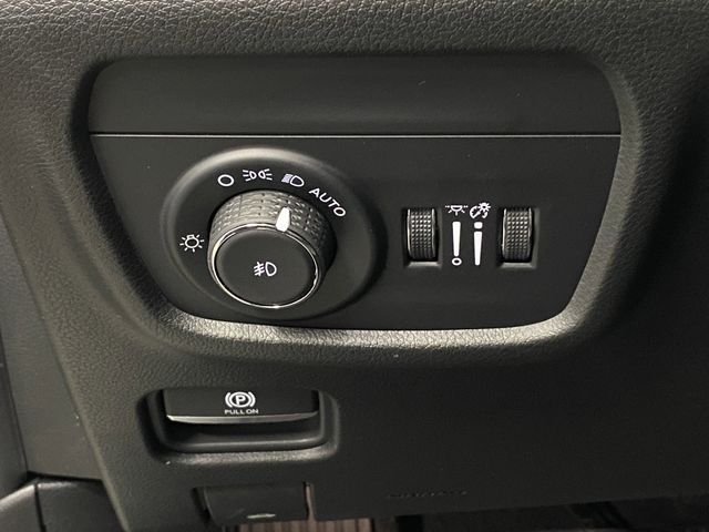 2025 Jeep Grand Cherokee Limited photo 24