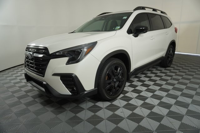 2025 Subaru Ascent Onyx Edition Touring photo 2
