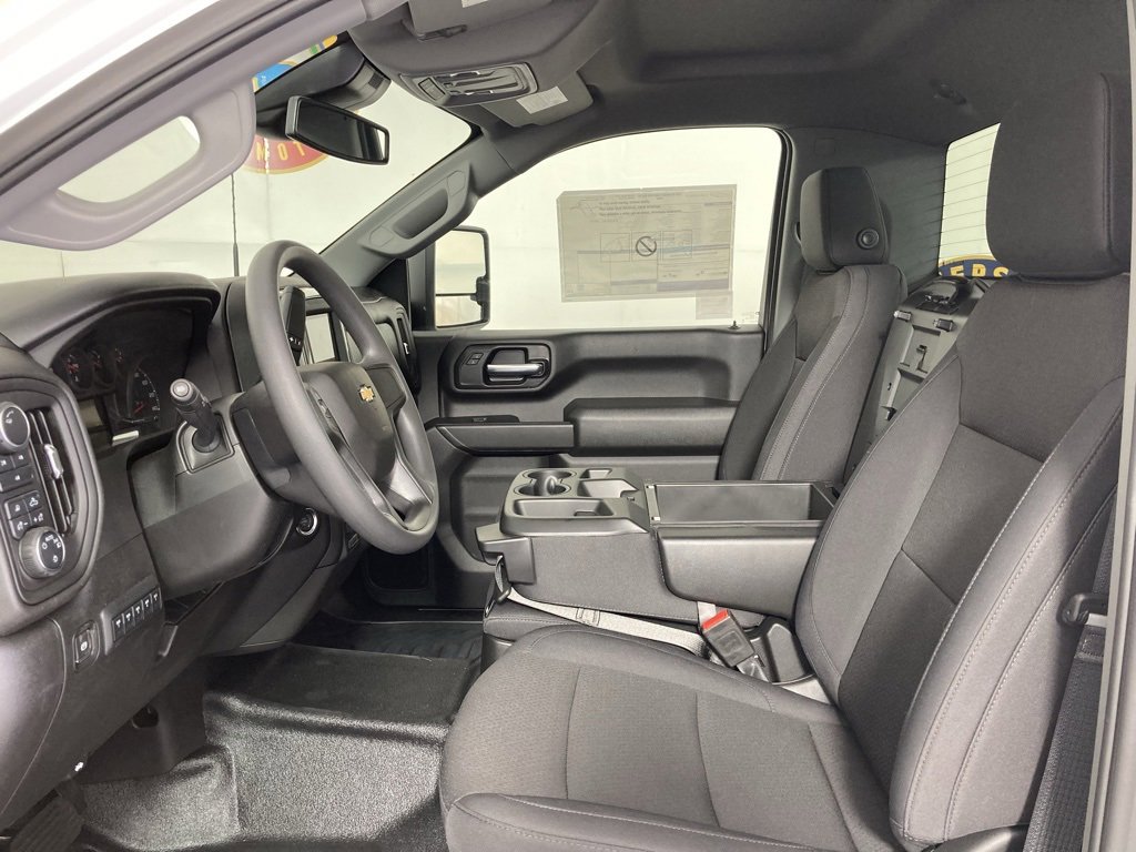 2025 Chevrolet Silverado 3500HD photo 7