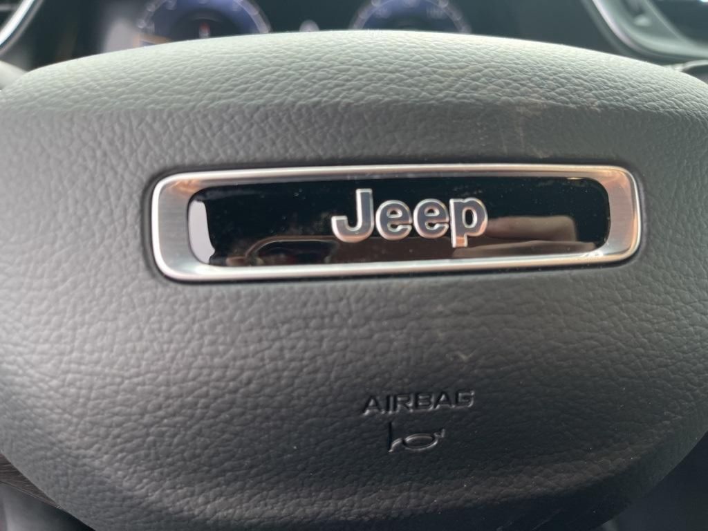2025 Jeep Grand Cherokee Limited photo 15