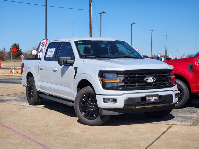 2025 Ford F-150 XLT photo 2