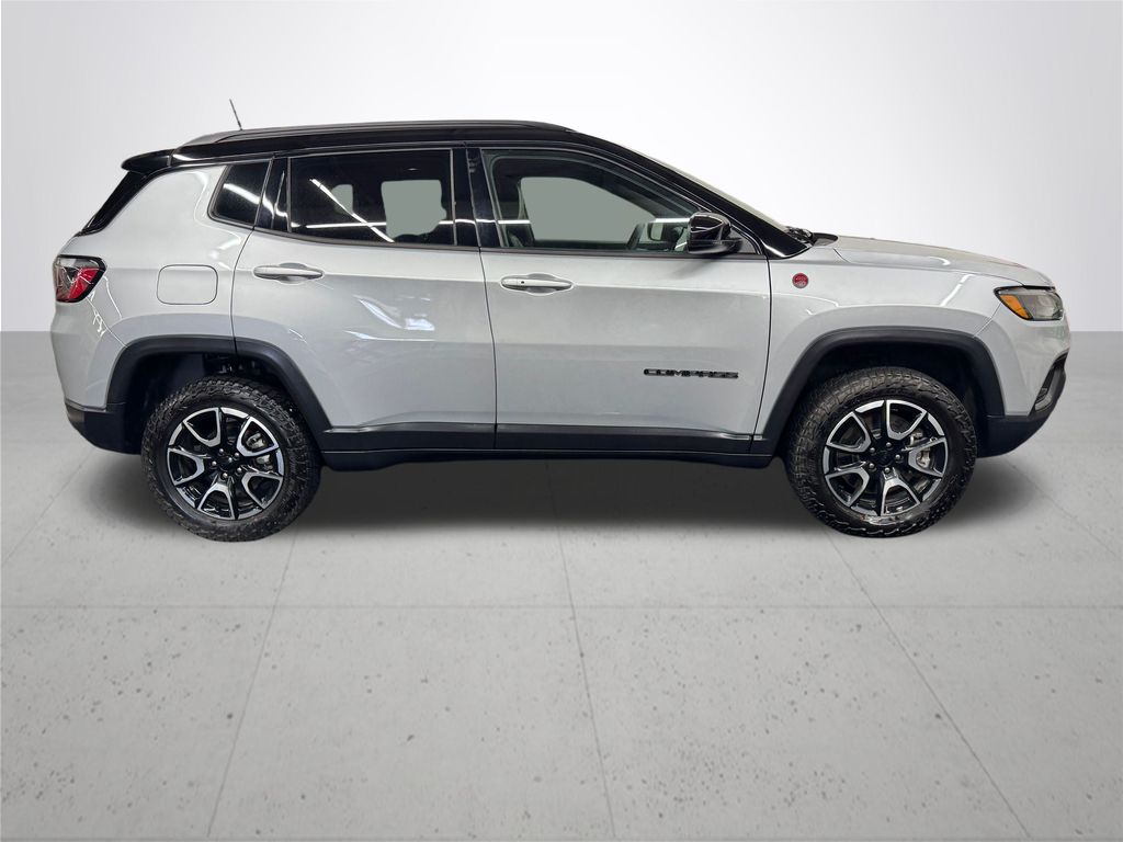 2024 Jeep Compass Trailhawk photo 6
