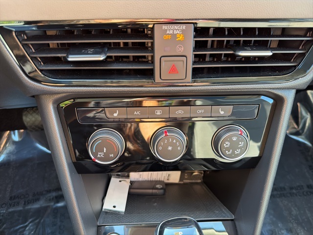 2023 Volkswagen Taos SE photo 19