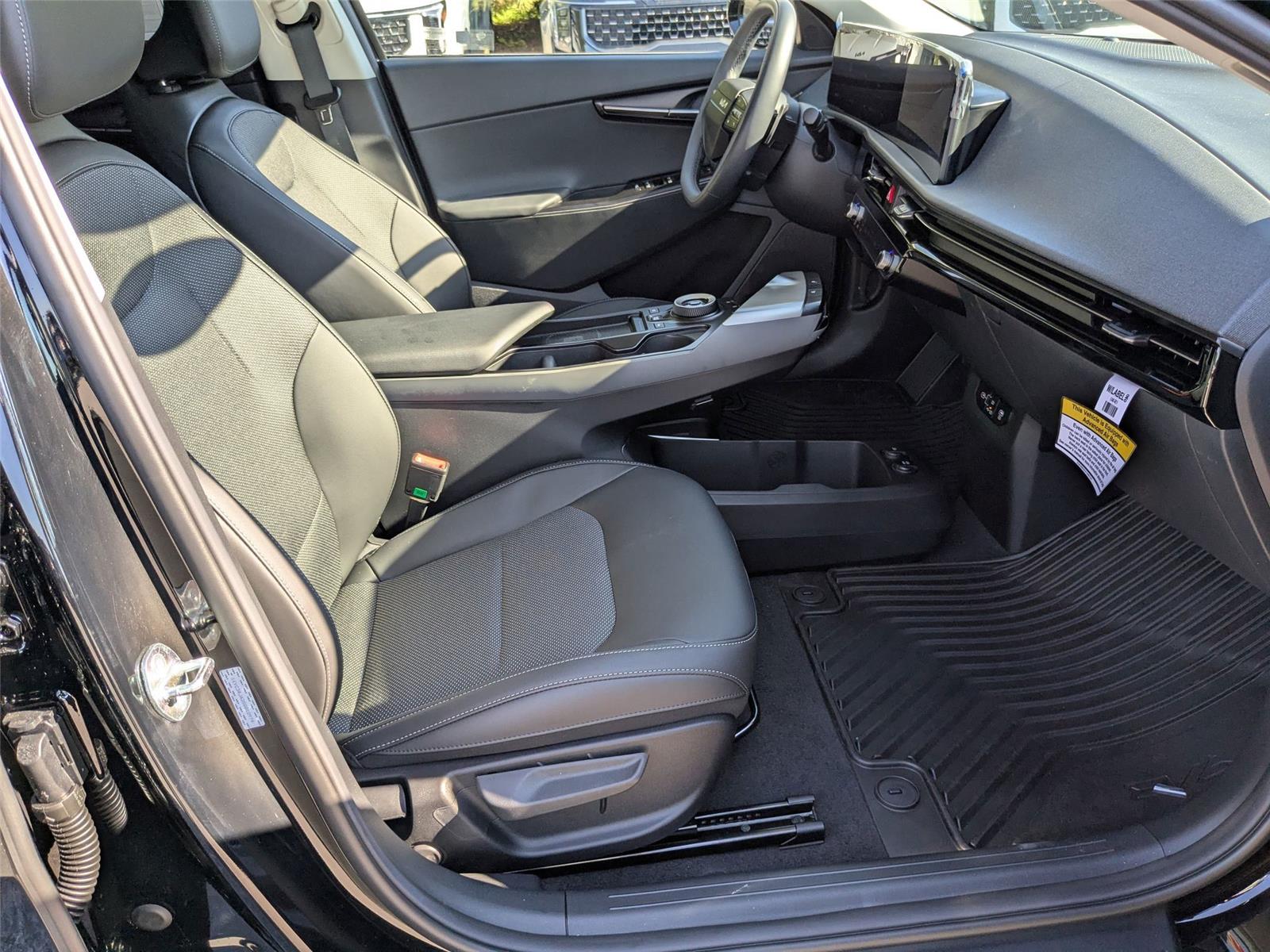 2025 Kia EV6 Light photo 35